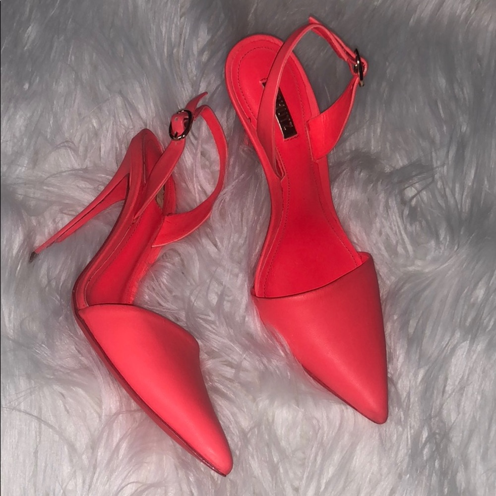 Bright neon pink/orange pointed toe heels
